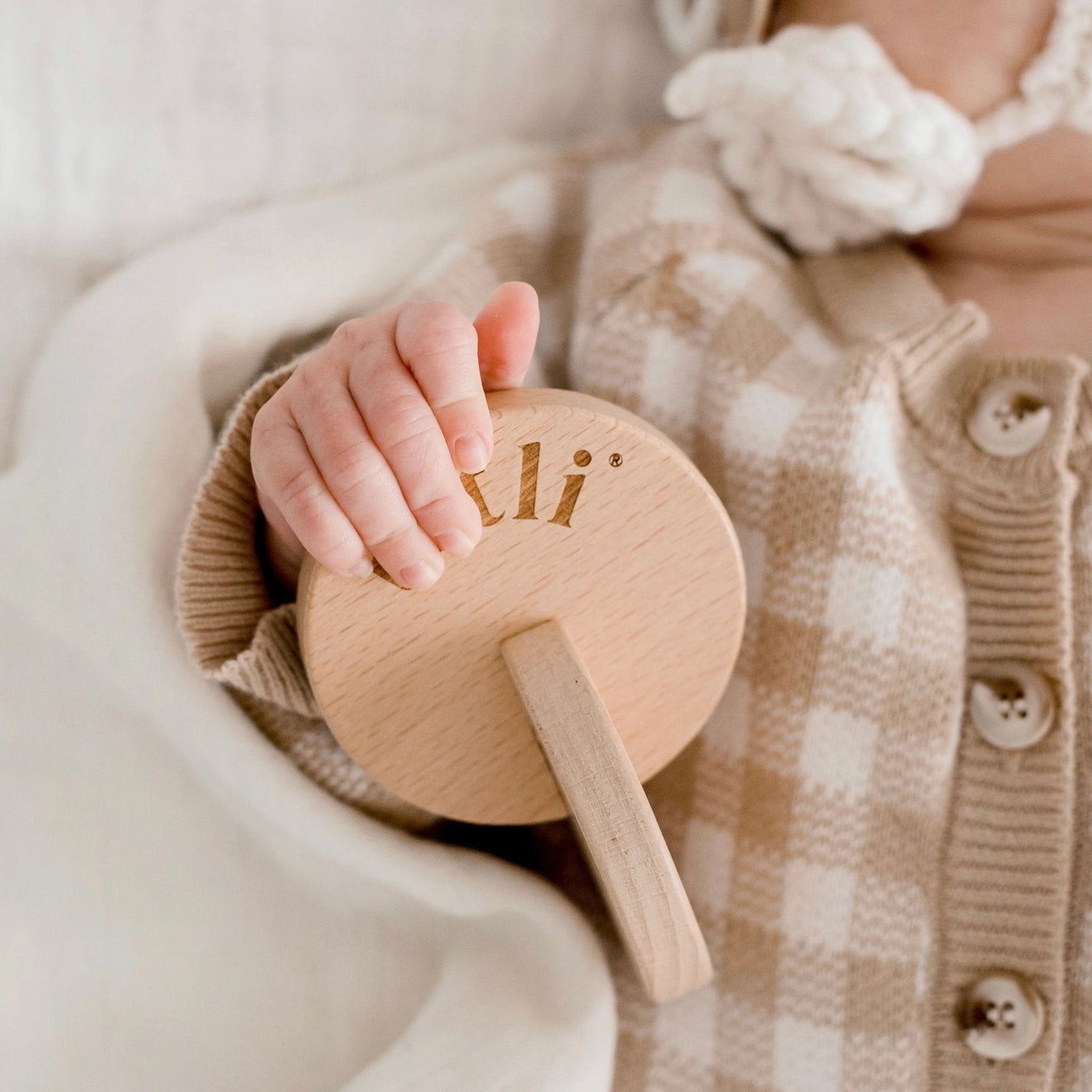 Hand-to-Hand Discs